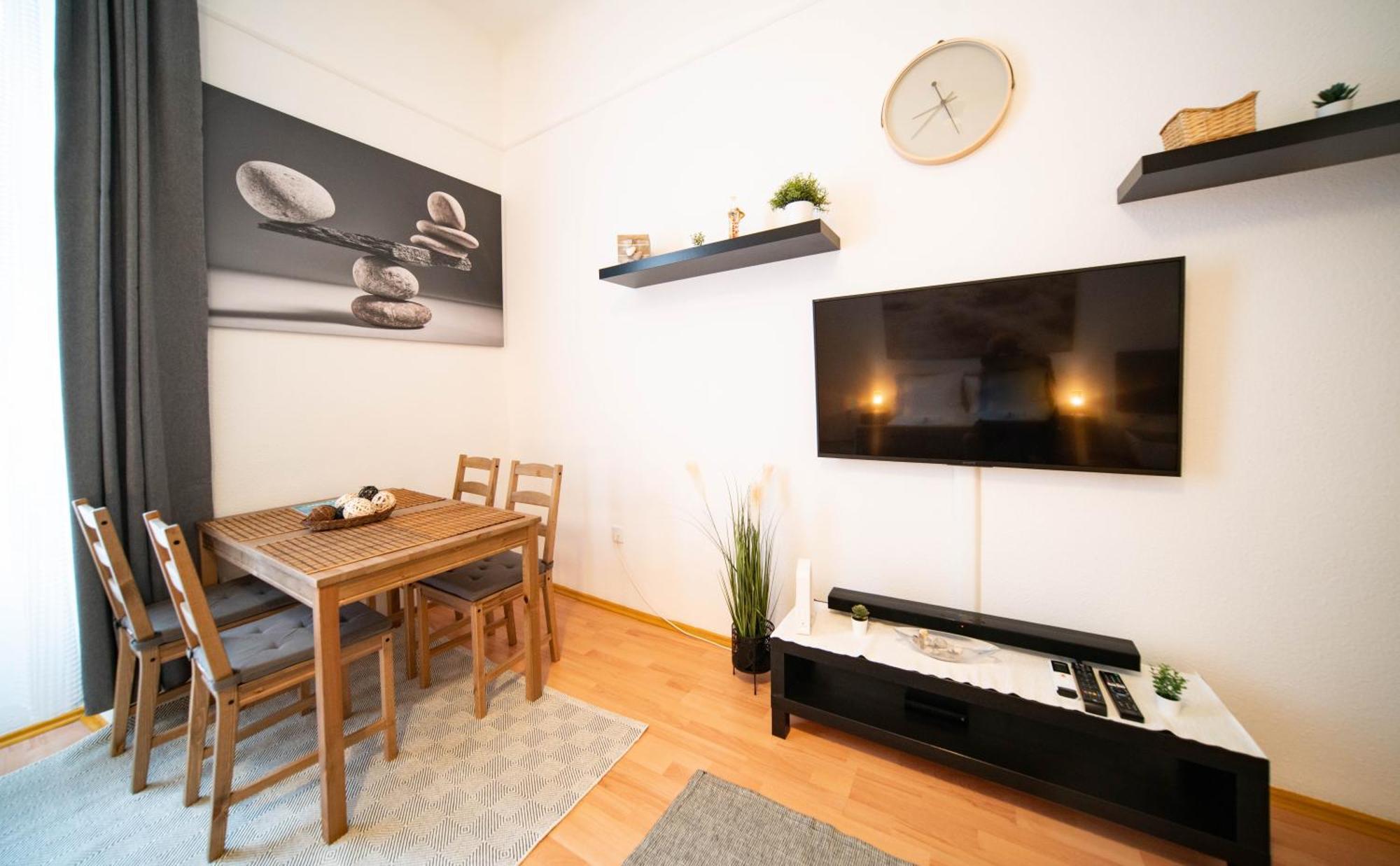 Free Parking Charlie'S Residence - 2Sep Room, Ac, Fast Wifi, Tv — Photos 1